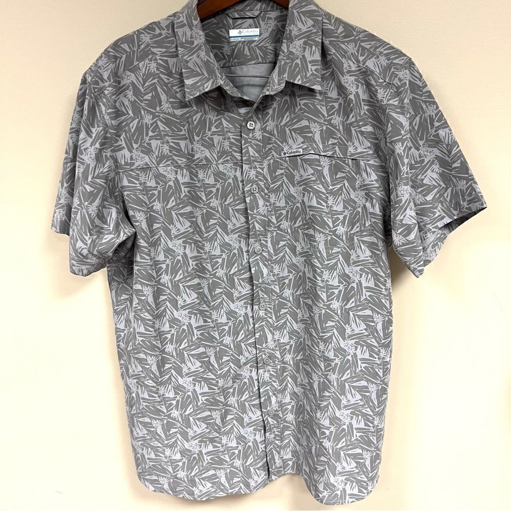 Columbia lightweight , quick dry fun print button down L
